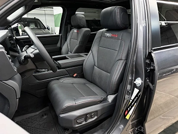 Toyota Tundra, 2025г, полный привод, автомат