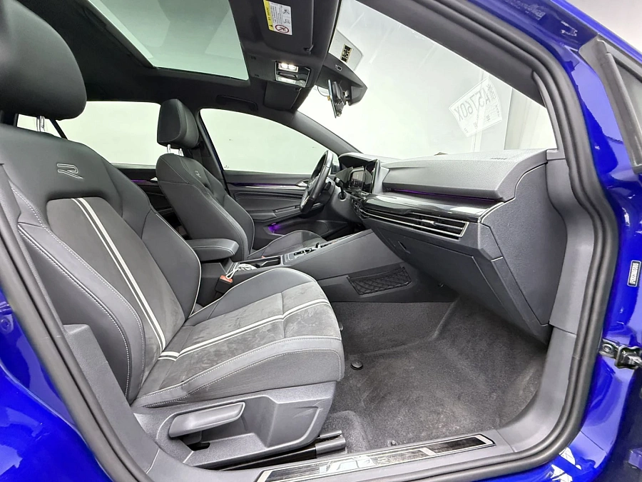 Volkswagen Golf, 2021г., передний привод, робот