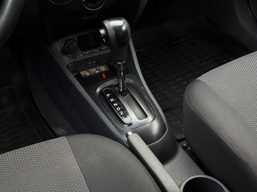 Kia Rio, 2010г., передний привод, автомат