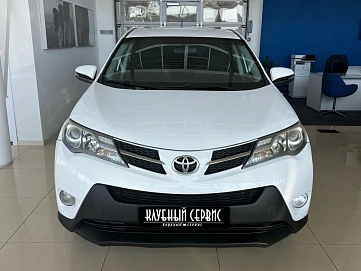 Toyota RAV4, 2015г, полный привод, автомат