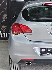 Opel Astra, 2010г, передний привод, механика