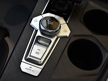 Changan UNI-V, 2024г., передний привод, робот