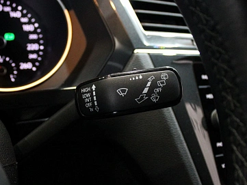 Volkswagen Tiguan, 2021г, передний привод, робот