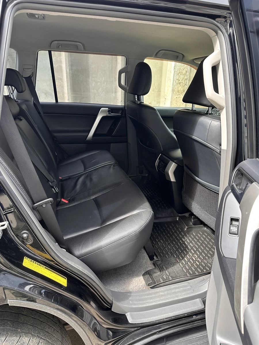 Toyota Land Cruiser Prado, 2010г., полный привод, автомат