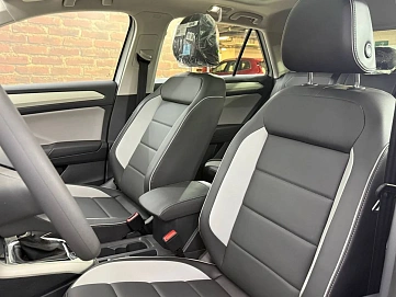 Volkswagen T-Roc, 2025г., передний привод, робот