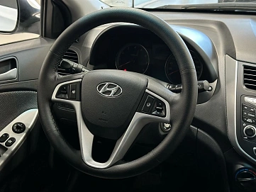 Hyundai Solaris, 2013г, передний привод, автомат