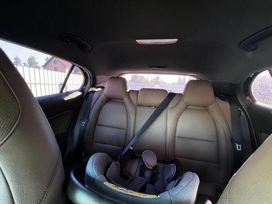 Mercedes-Benz GLA, 2014г., передний привод, робот