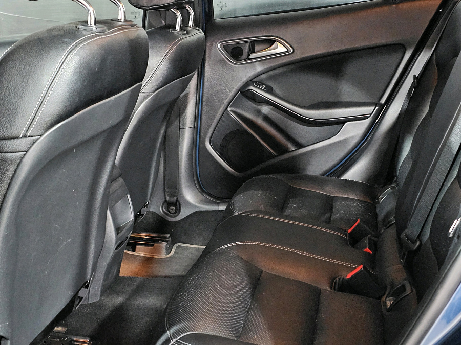 Mercedes-Benz , 2019г., передний привод, робот
