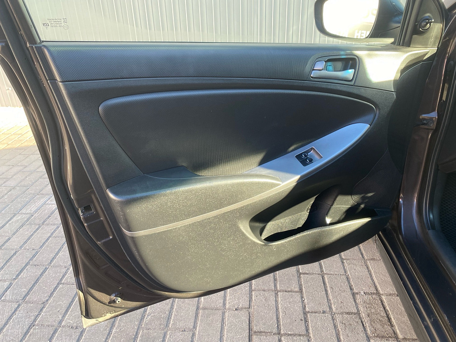 Hyundai Solaris, 2016г., передний привод, автомат
