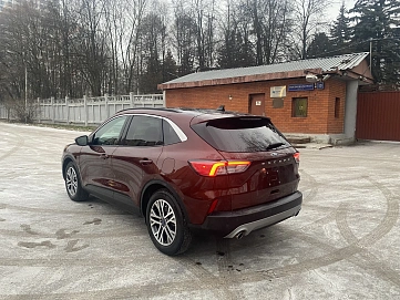 Ford Escape, 2021г, передний привод, автомат