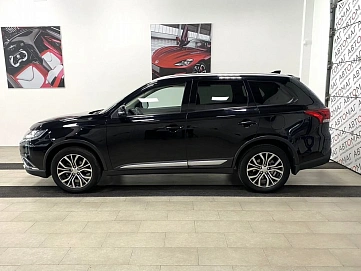 Mitsubishi Outlander, 2018г, полный привод, вариатор