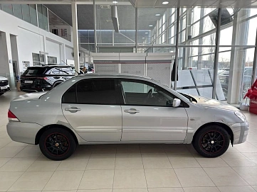 Mitsubishi Lancer, 2005г, передний привод, механика