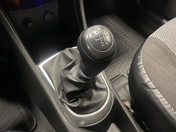 Hyundai Solaris, 2013г., передний привод, механика