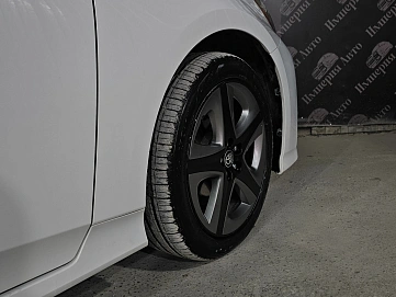 Toyota Prius, 2016г, передний привод, автомат