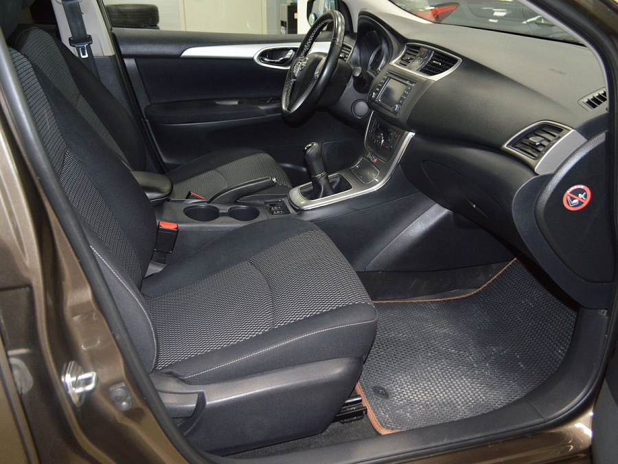 Nissan Sentra, 2016г., передний привод, механика