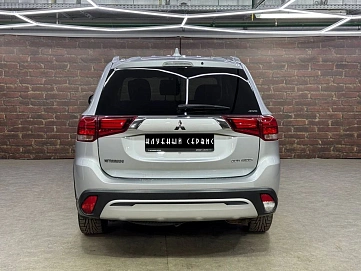 Mitsubishi Outlander, 2019г, передний привод, вариатор