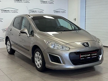 Peugeot 308, 2011г, передний привод, автомат