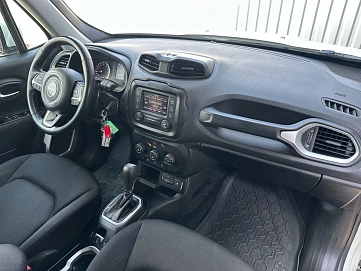 Jeep Renegade, 2018г, передний привод, робот