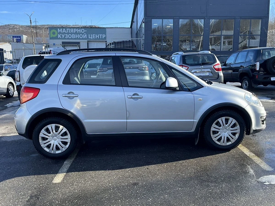 Suzuki SX4, 2010г., передний привод, автомат