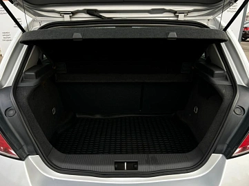 Opel Astra, 2010г, передний привод, механика