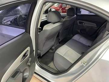 Chevrolet Cruze, 2010г, передний привод, механика