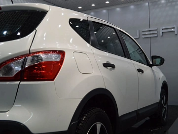 Nissan Qashqai, 2011г, передний привод, механика