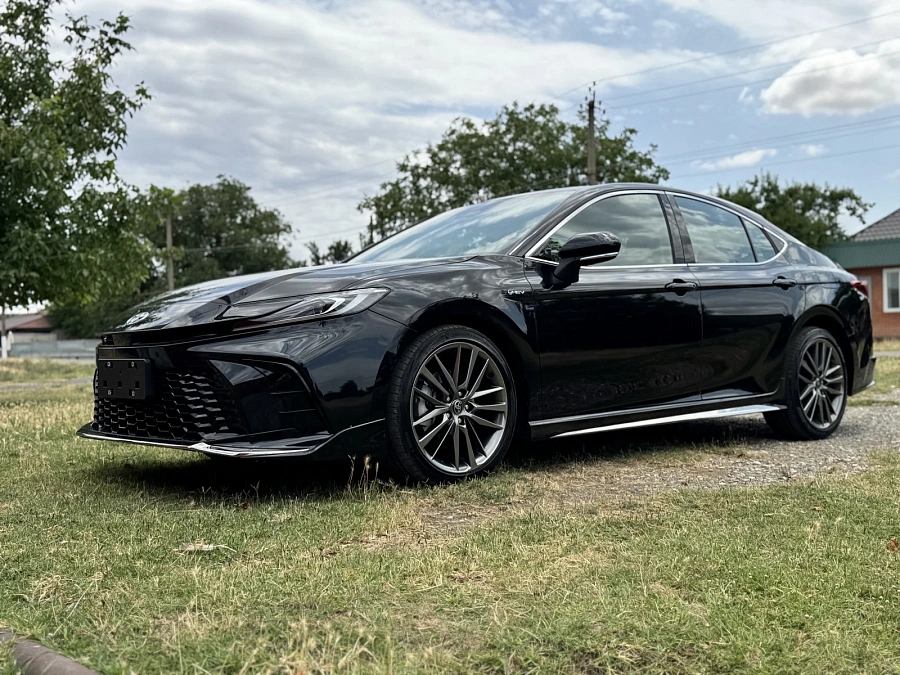 Toyota Camry, 2025г., передний привод, вариатор