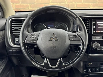 Mitsubishi Outlander, 2019г, передний привод, вариатор
