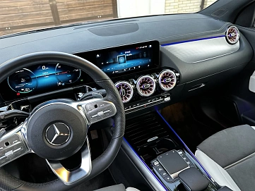 Mercedes-Benz EQA, 2022г, полный привод, автомат
