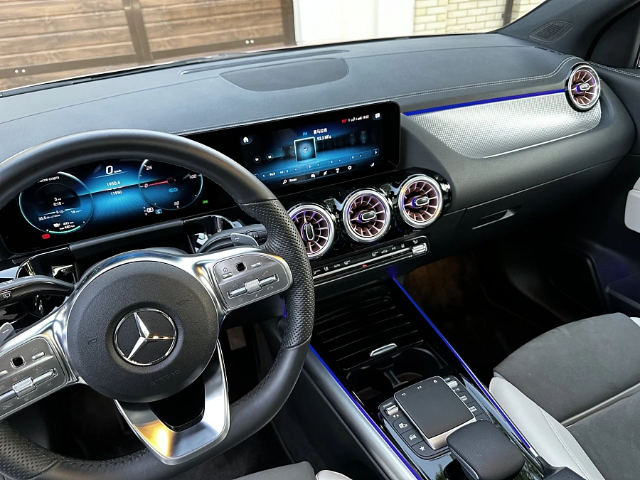 Mercedes-Benz EQA, 2022г., полный привод, автомат