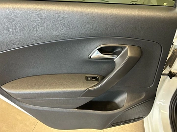 Volkswagen Polo, 2016г, передний привод, механика