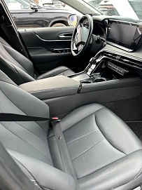 Toyota Mirai, 2021г, задний привод, автомат