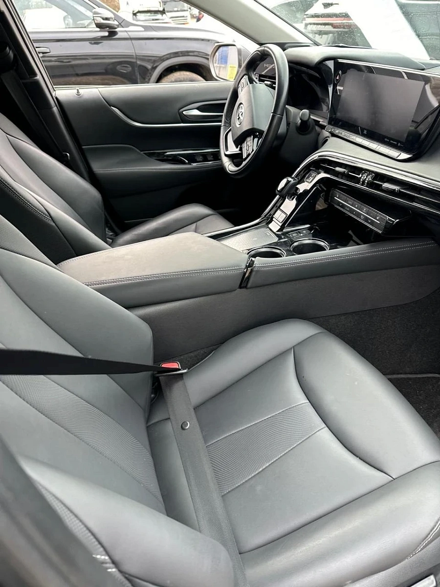 Toyota Mirai, 2021г., задний привод, автомат