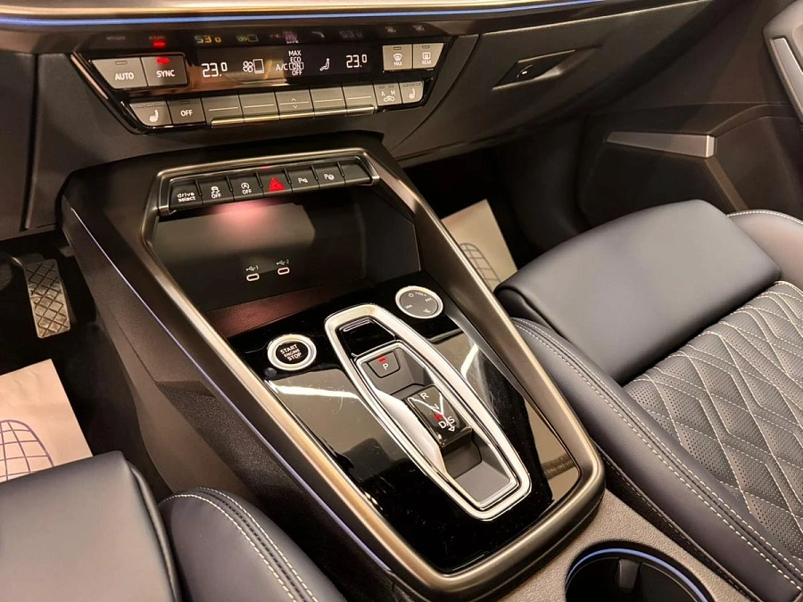 Audi , 2025г., передний привод, робот