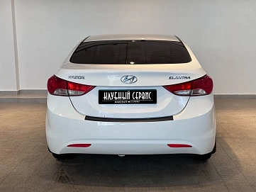 Hyundai Elantra, 2013г, передний привод, механика
