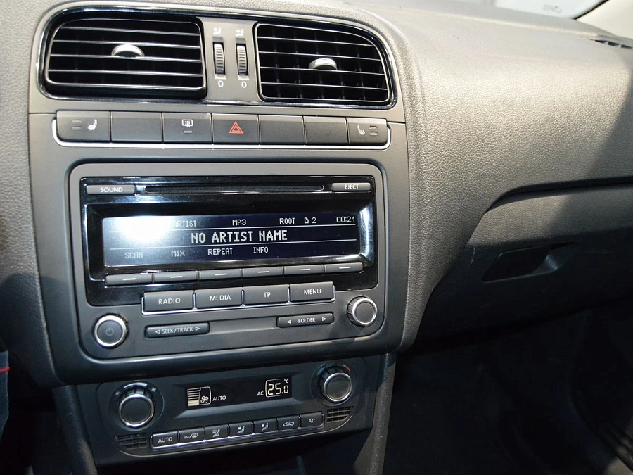 Volkswagen Polo, 2012г., передний привод, робот