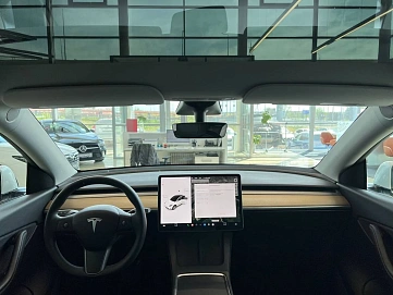 Tesla Model Y, 2021г, полный привод, автомат