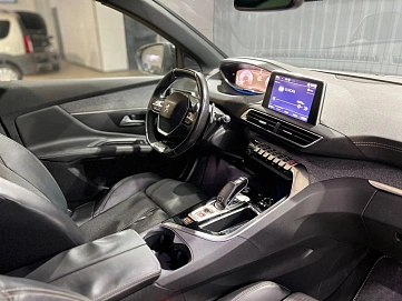 Peugeot 3008, 2018г, передний привод, автомат