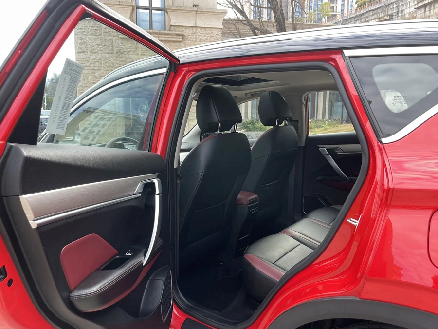 Geely Binyue, 2021г., передний привод, робот