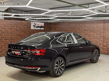 Skoda Superb, 2025г, передний привод, робот
