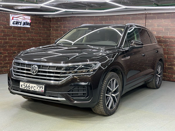Volkswagen Touareg, 2019г., полный привод, автомат