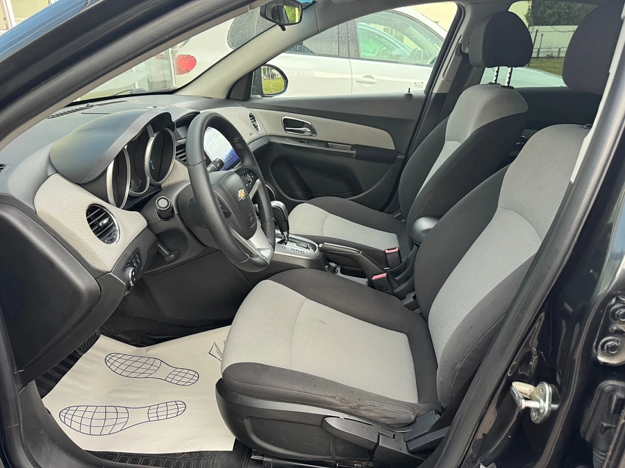 Chevrolet Cruze, 2011г., передний привод, автомат