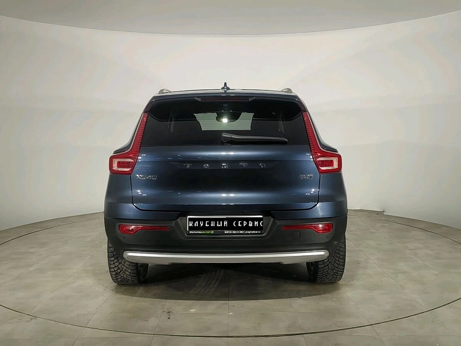 Volvo XC40, 2021г., полный привод, автомат