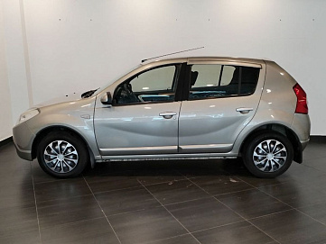 Renault Sandero, 2011г, передний привод, механика