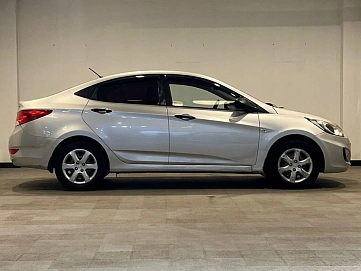Hyundai Solaris, 2012г, передний привод, автомат