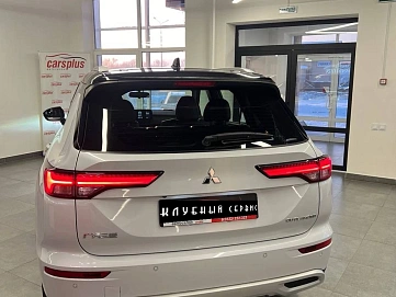 Mitsubishi Outlander, 2023г, передний привод, вариатор