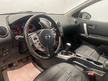 Nissan Qashqai, 2011г, передний привод, механика