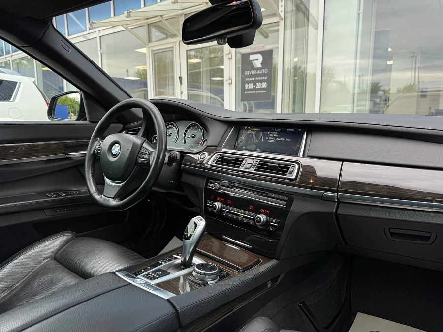 BMW 7 серии, 2014г., полный привод, автомат