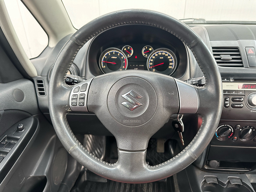 Suzuki SX4, 2010г., передний привод, механика