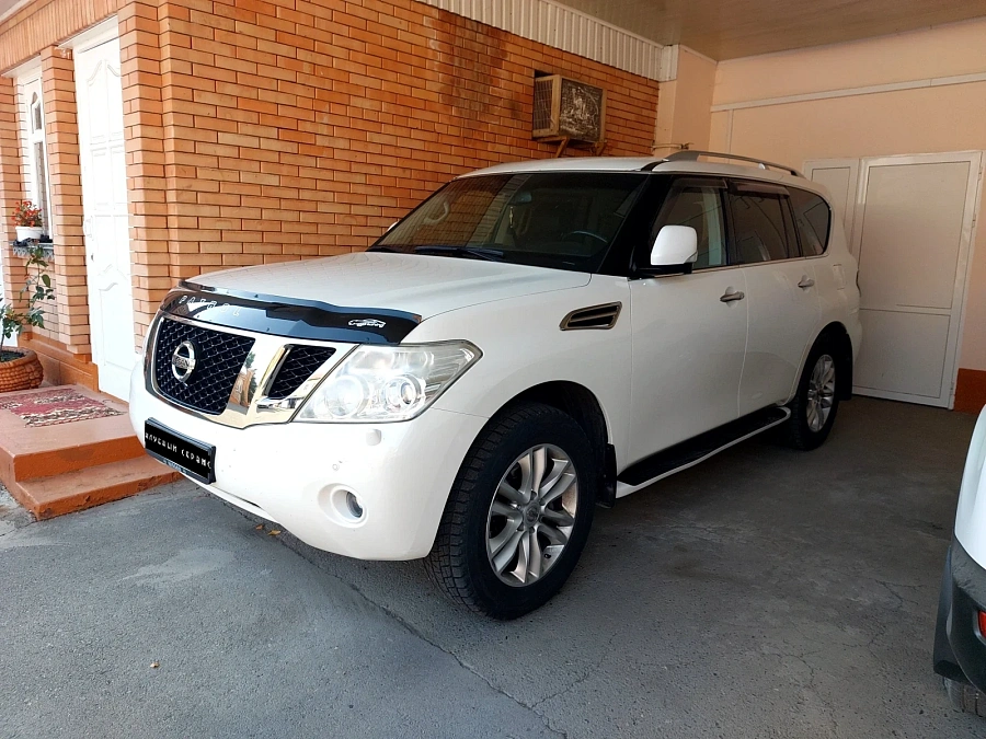 Nissan Patrol, 2011г., полный привод, автомат